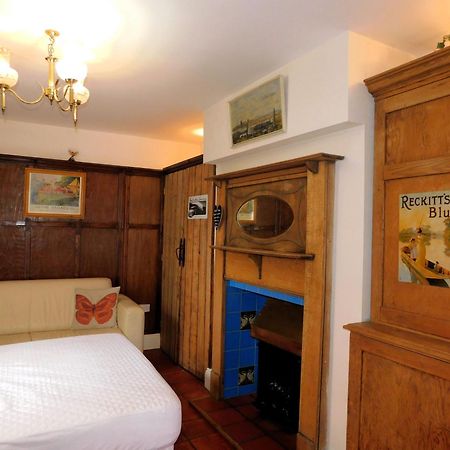 Salty Towers Villa Sheringham Esterno foto