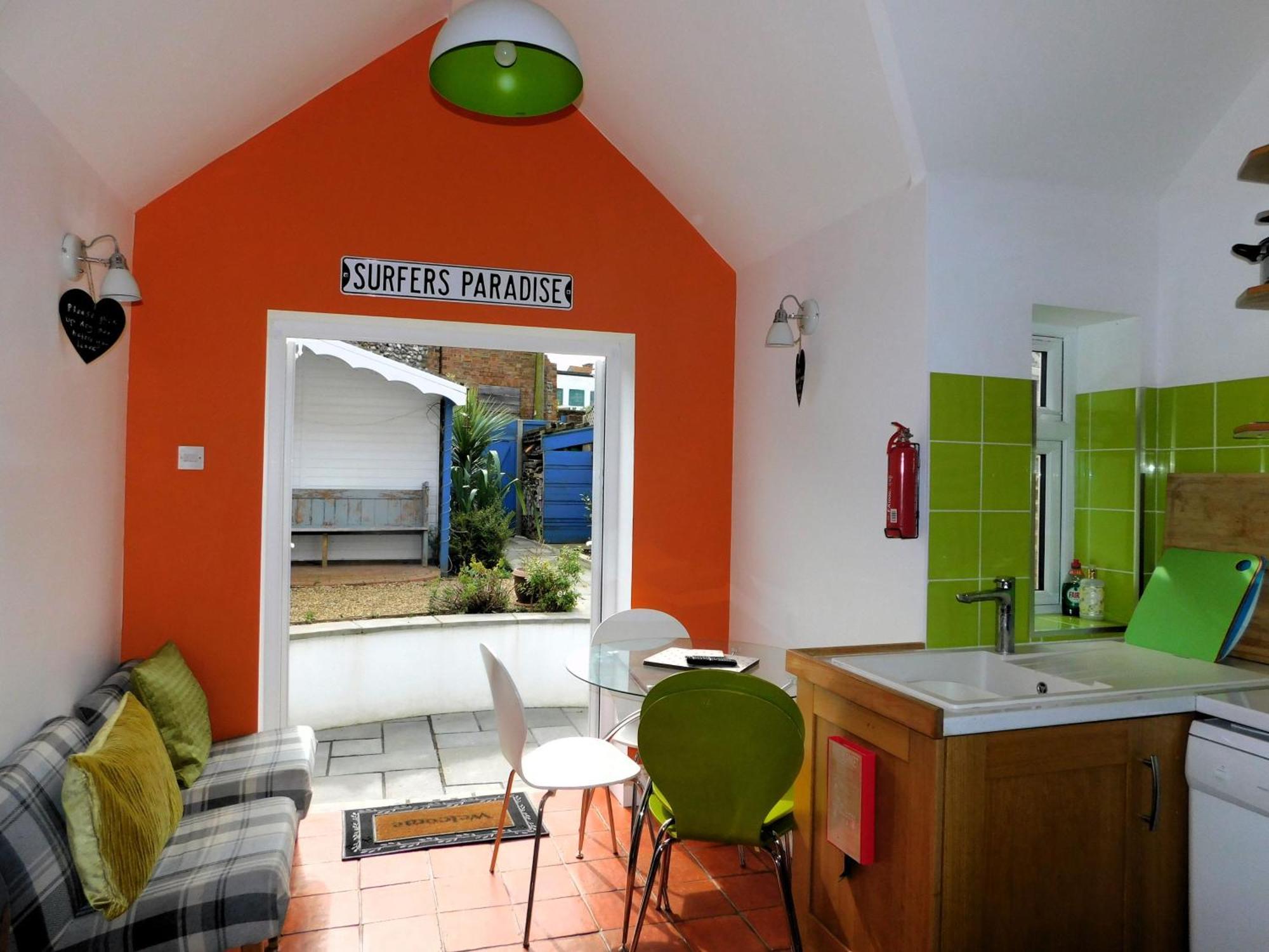 Salty Towers Villa Sheringham Esterno foto